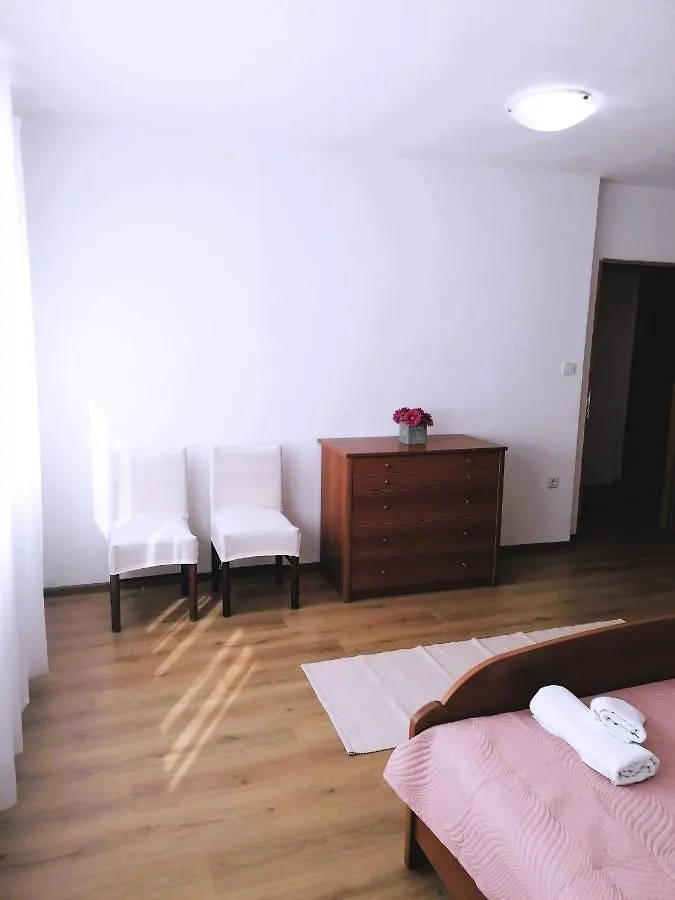 Apartment Karlo - City Center Pag Town Kroatien